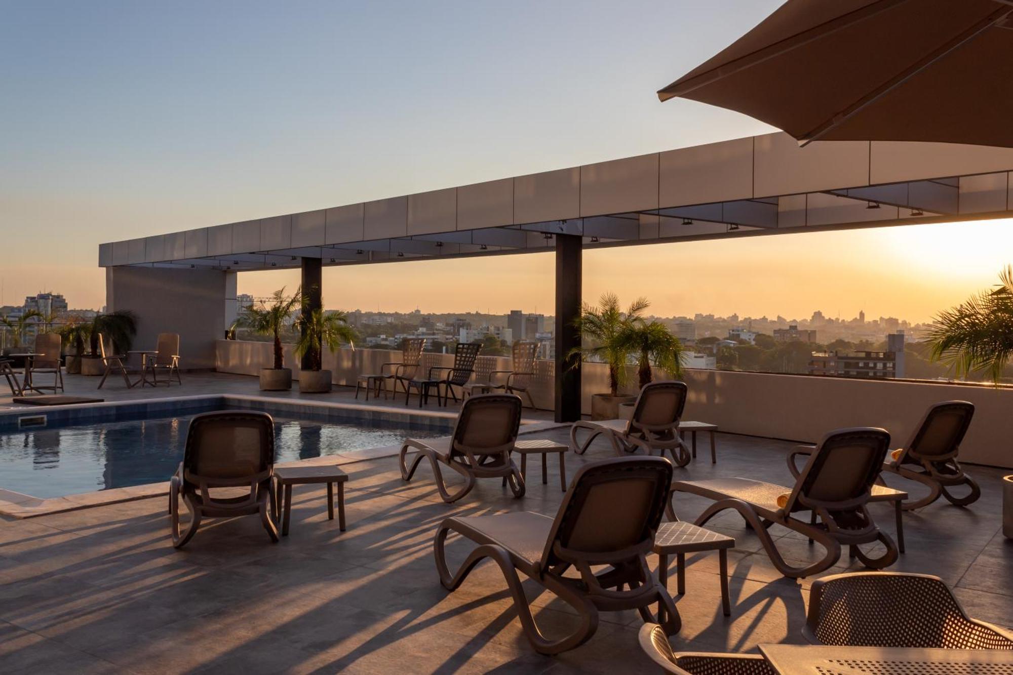 Tryp By Wyndham Asuncion Hotel Exterior foto
