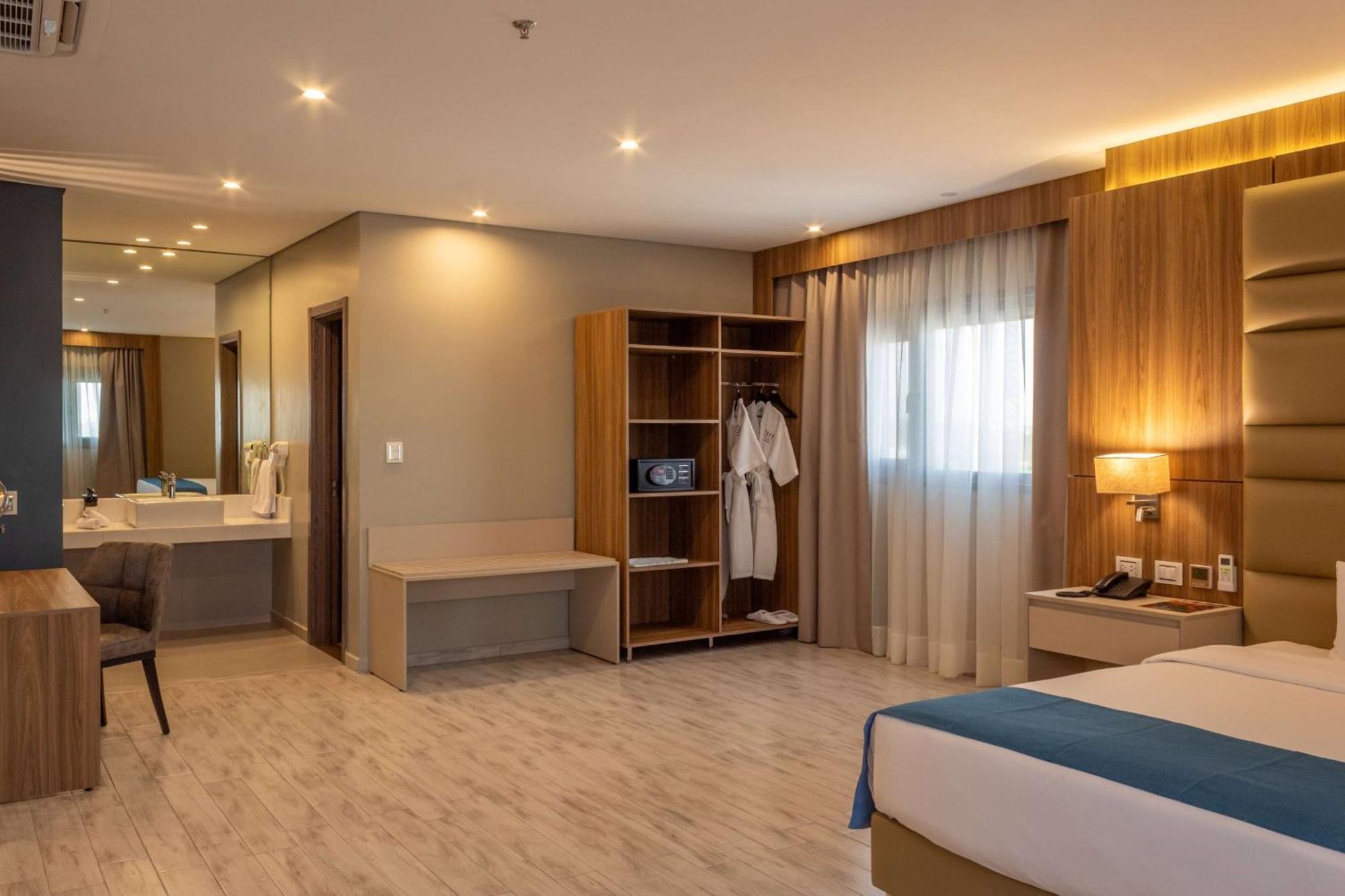 Tryp By Wyndham Asuncion Hotel Exterior foto